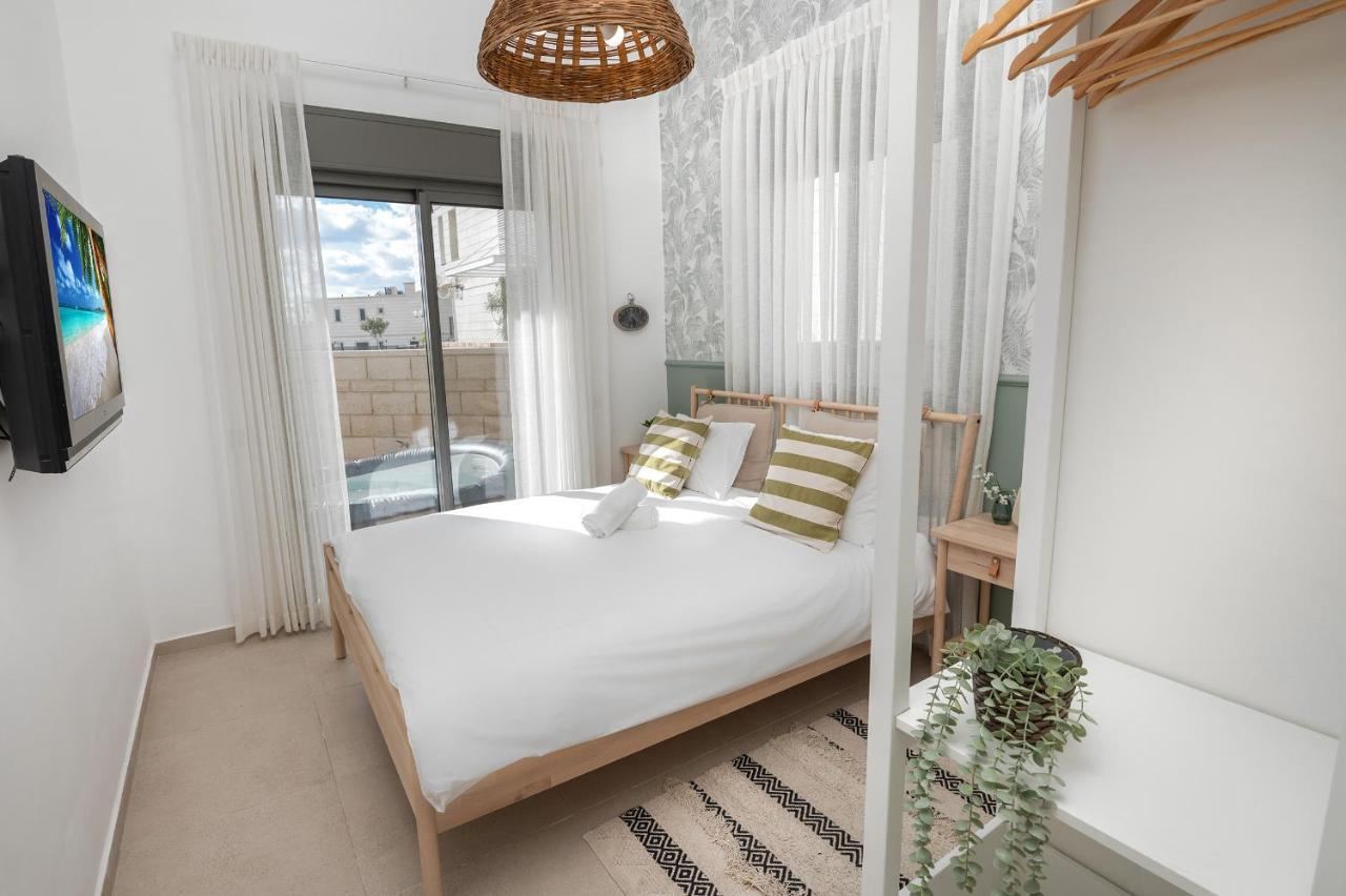 Sunset - Achziv Beach Apartment - סנסט חוף אכזיב Naharija Kültér fotó